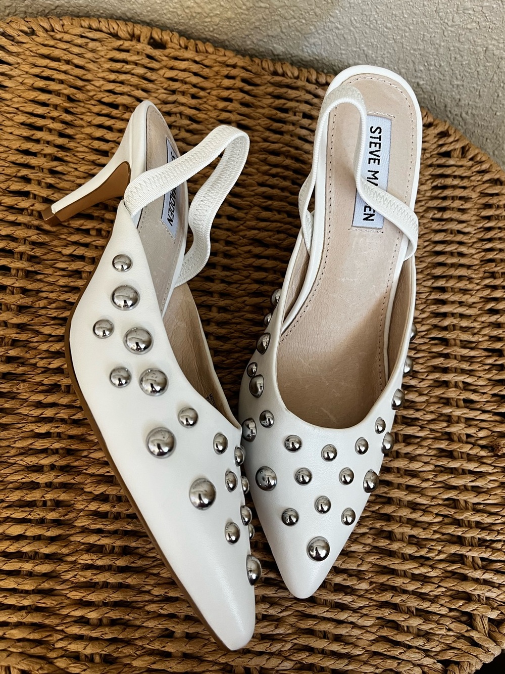 Steve Madden Meteor White Studded Kitten Heels Women’s Size 7.5